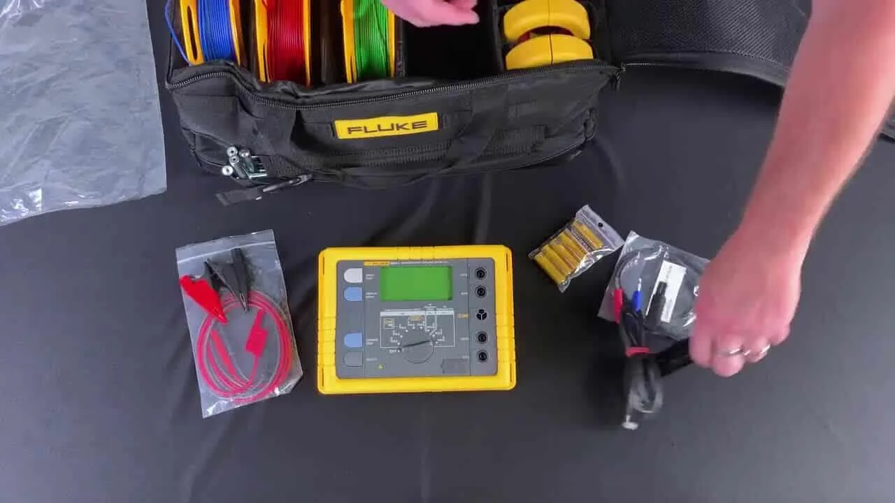 Fluke 1625-2 Earth Ground Tester Kit