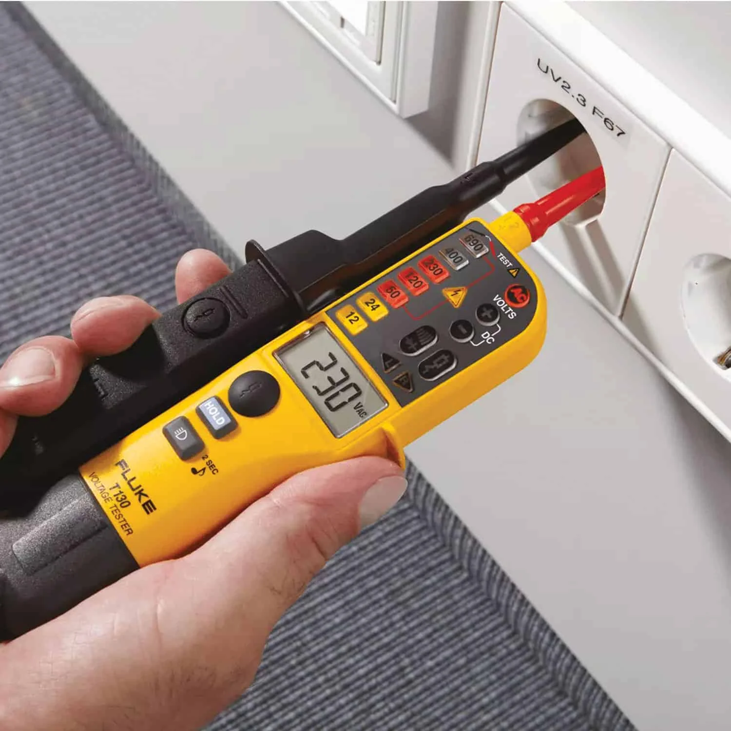 Fluke T130 Voltage Tester